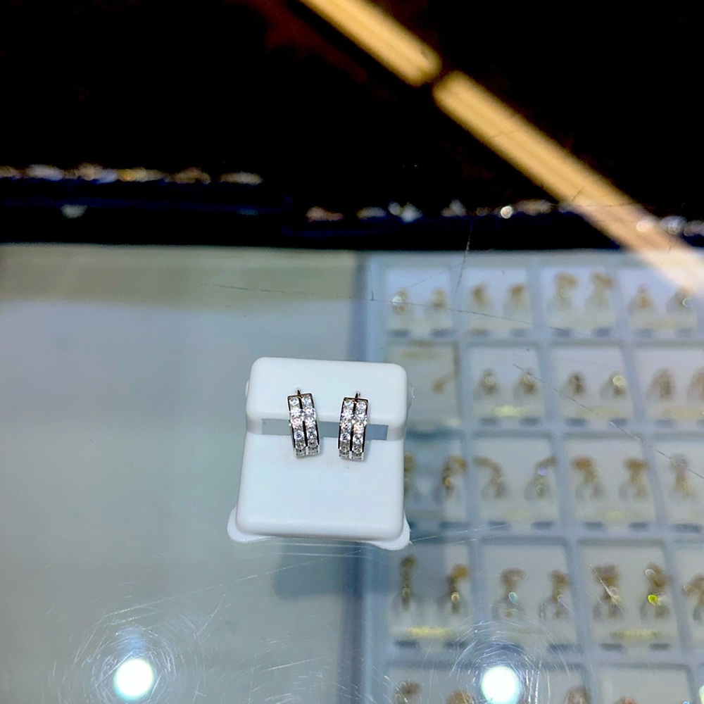 14kt white gold cubic zirconia